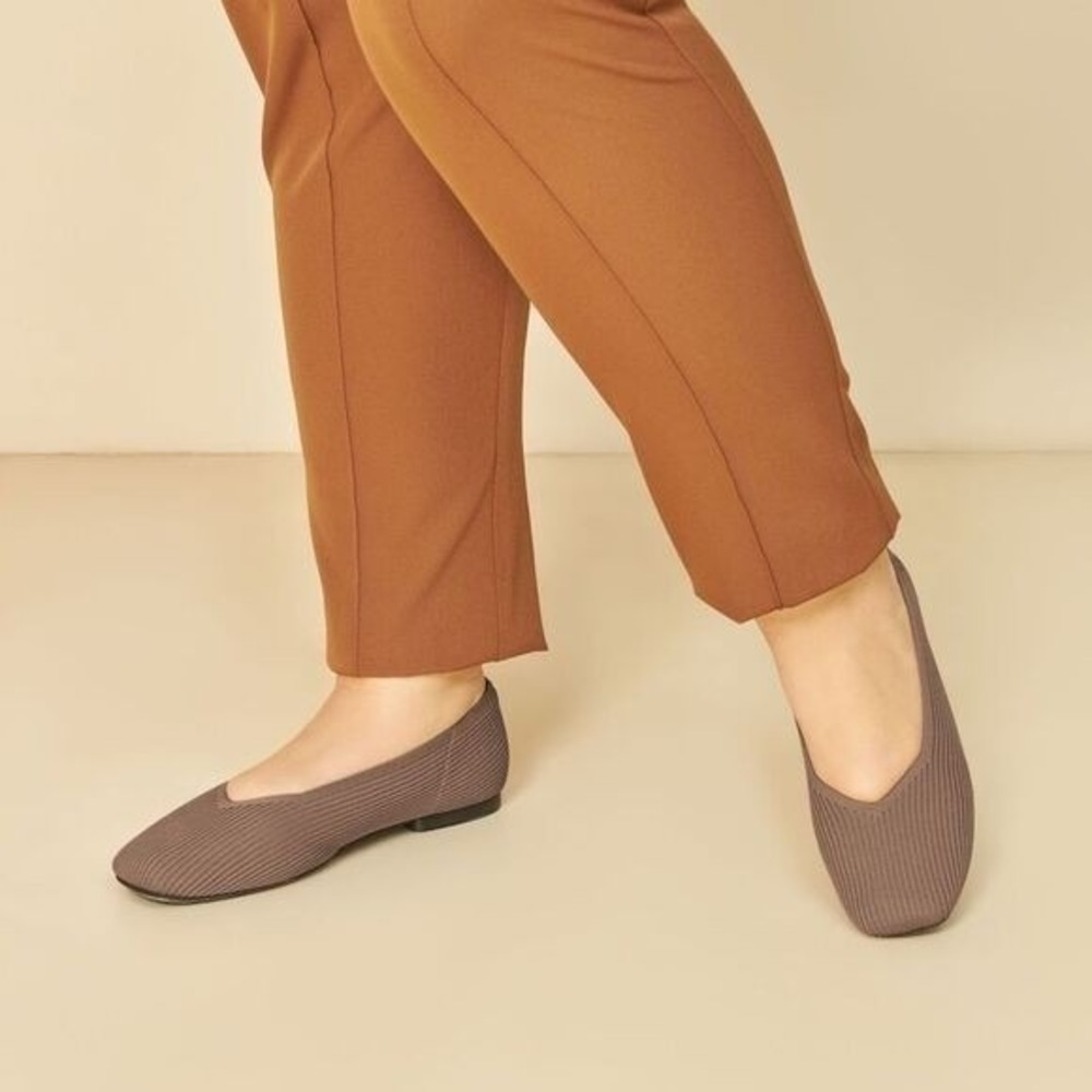 VIVAIA Square-Toe V-Cut Flats (Margot 2.0) Brown size EU/41 US/9.5
